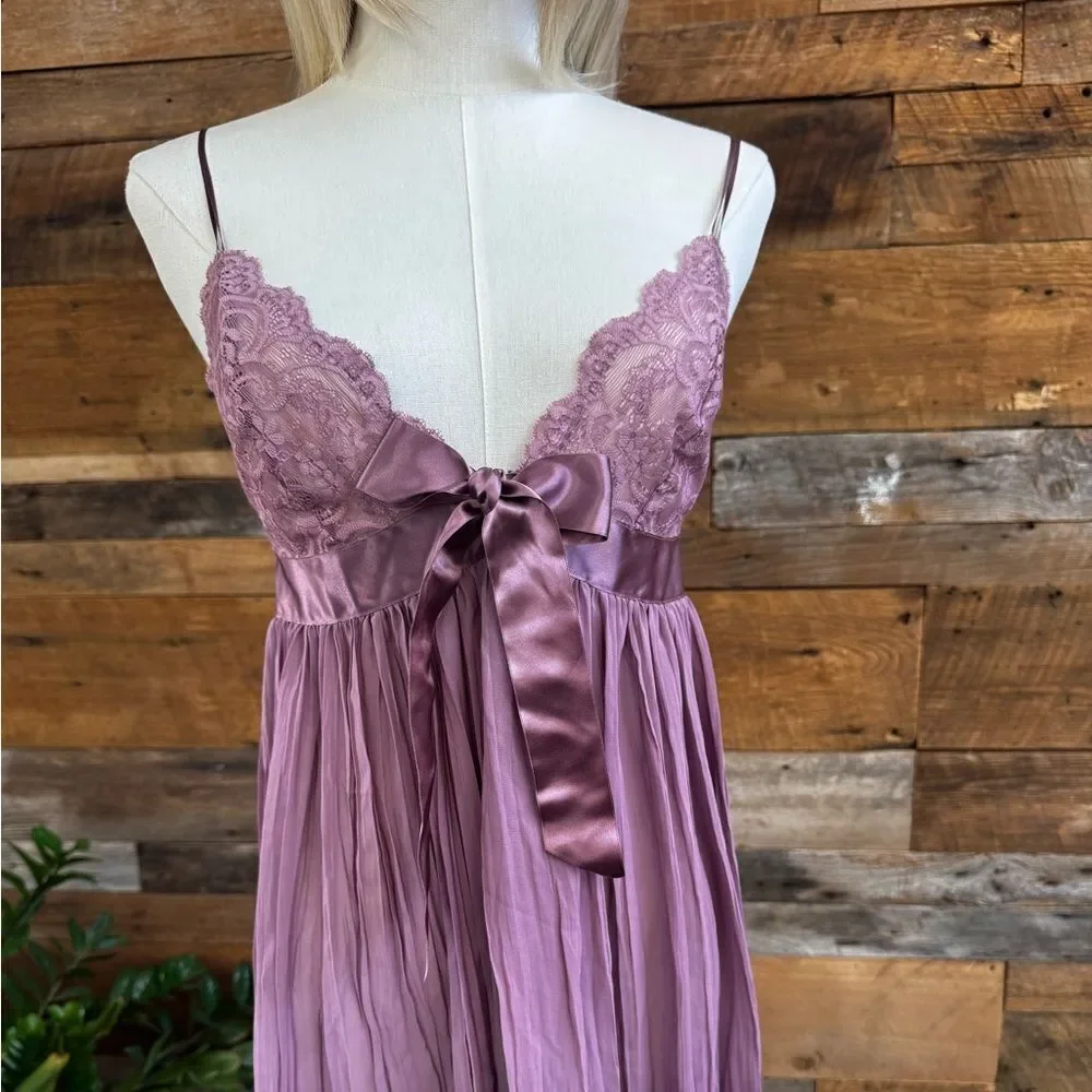 Victoria’s Secret Lavender Lace Babydoll Nightie Set– Size M